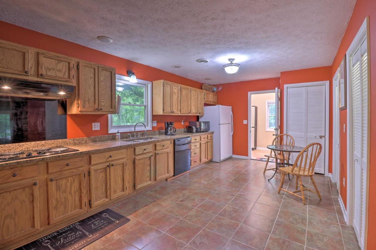 Hendersonville Home With Fire Pit 5 Mi To Downtown! Экстерьер фото